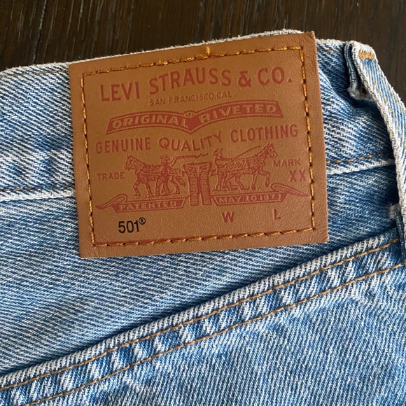 levi 501 mid thigh shorts - Picture 3 of 3